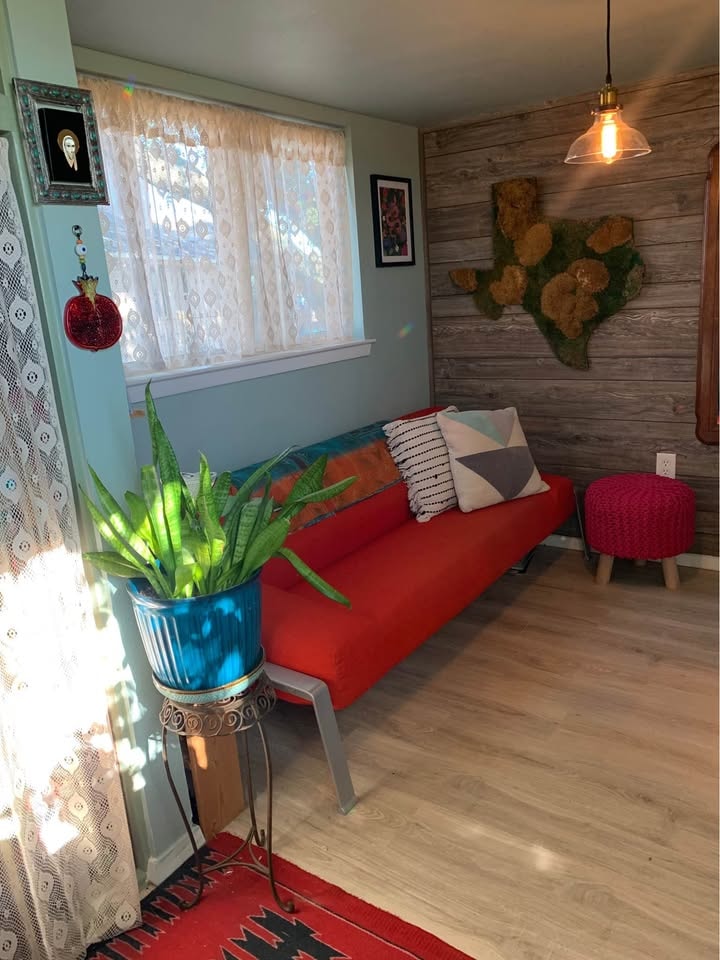 Charming Tiny Home near Dallas, TX - Image 4 Thumbnail