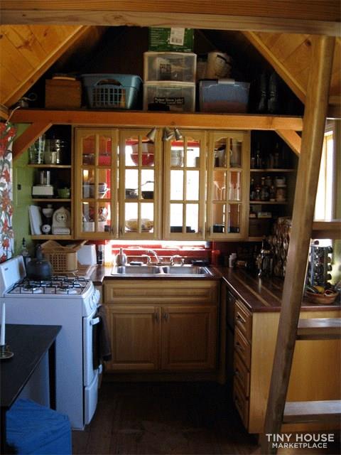 Charming Tiny House on Wheels - Image 3 Thumbnail