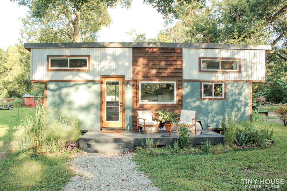 Charming Tiny House with Ample Storage