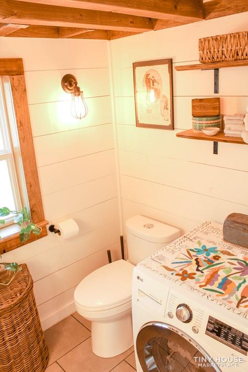 Charming Tiny House with Ample Storage - Image 4 Thumbnail