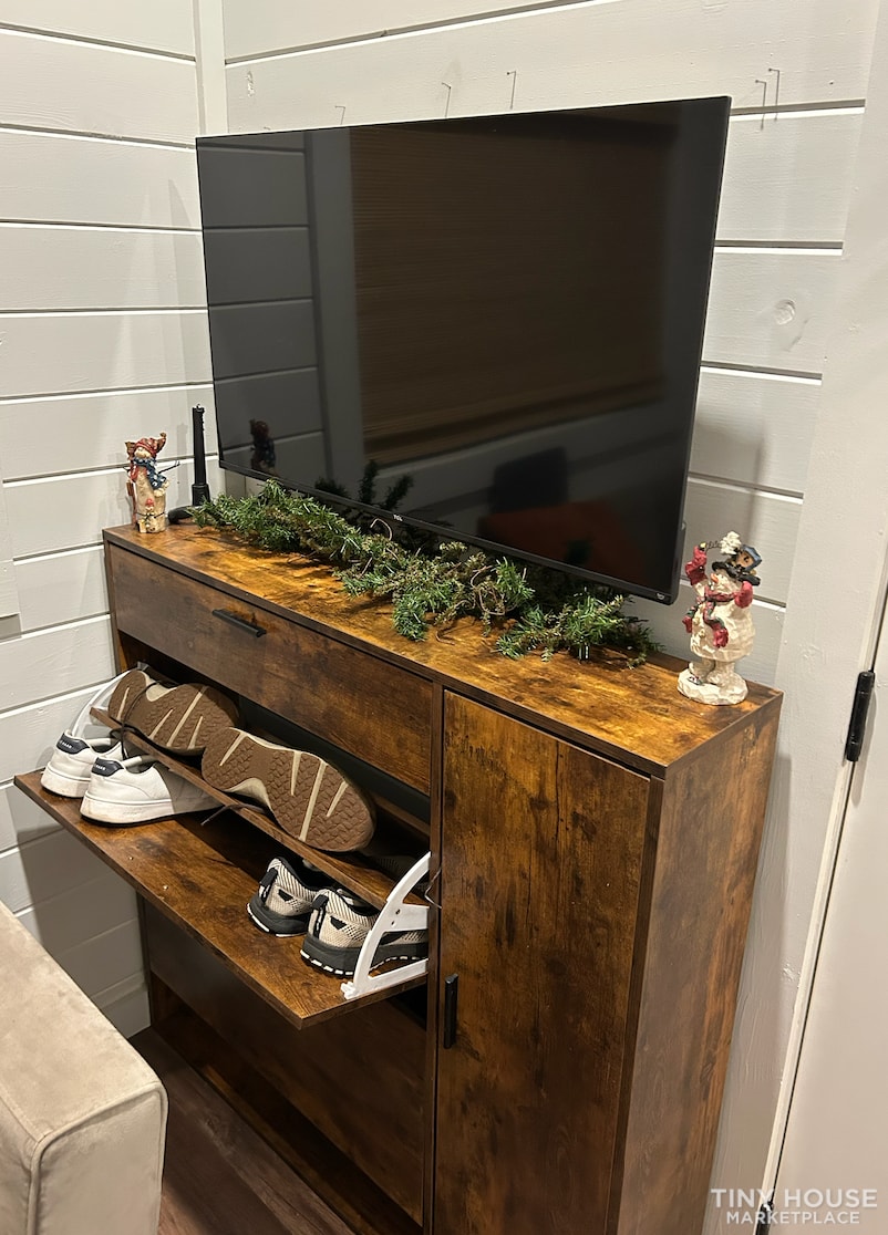 CharmingTiny Home with Included Comforts + Storage and Certified Quality - Image 4 Thumbnail