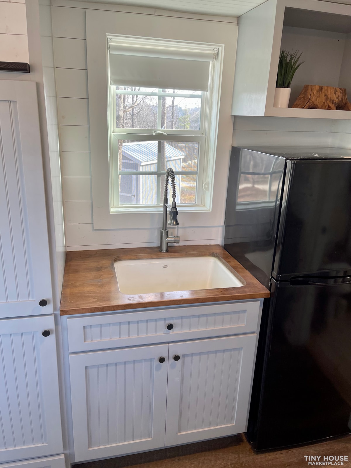 Chic Fully Furnished Tiny House - Image 3 Thumbnail