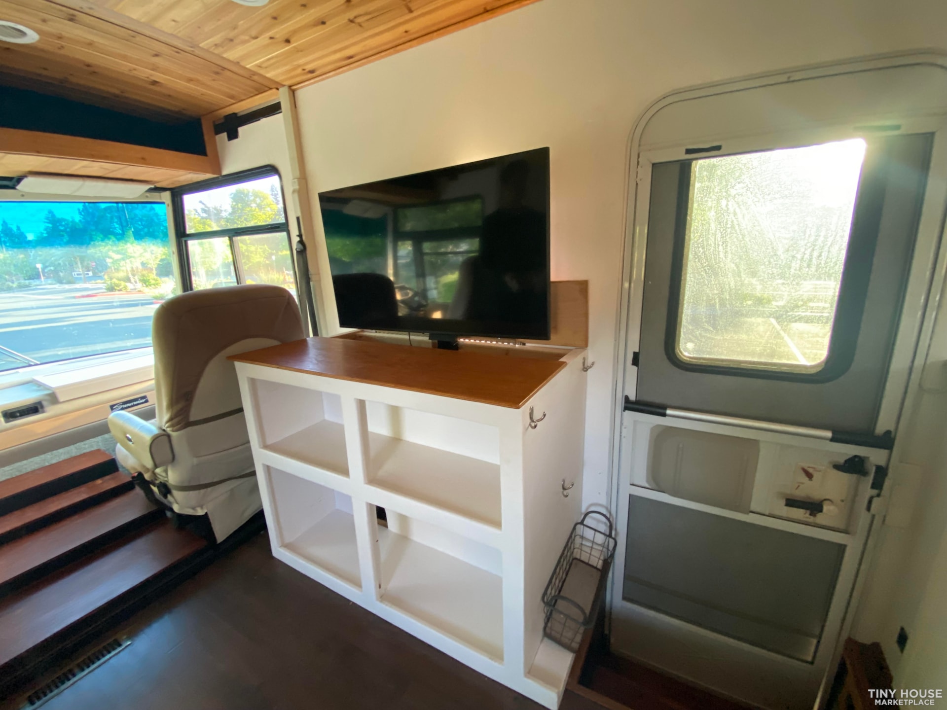 Class A RV Tiny House (2024 Renovation)  - Image 3 Thumbnail