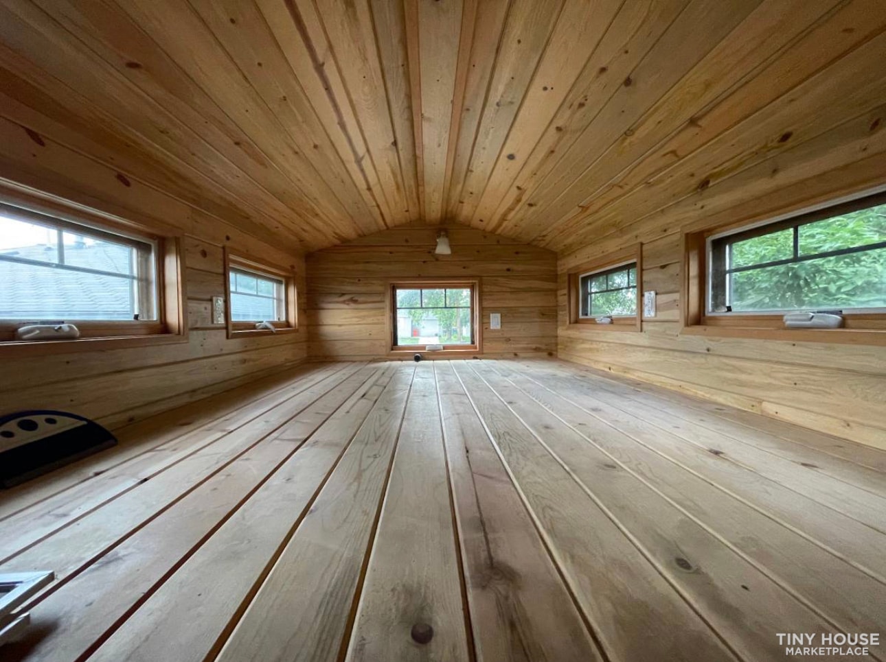 Classic American Cabin on wheels for Sale - $48000 (Aurora) - Image 4 Thumbnail