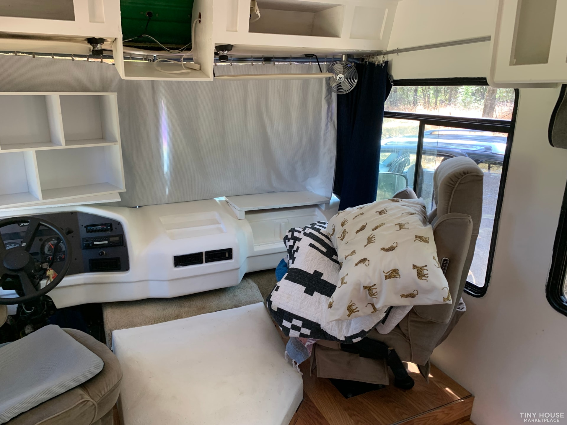 Clean, modern, renovated RV with loads of natural light. - Image 3 Thumbnail