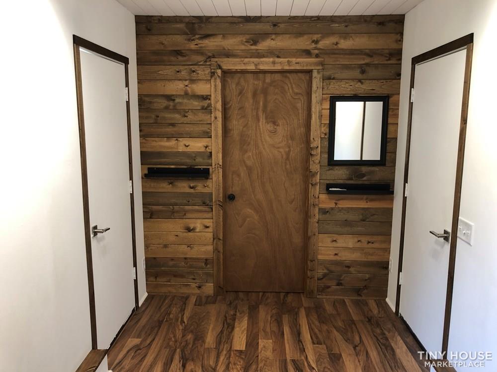 Clean, Simple, Rustic Tiny Studio/House - Image 4 Thumbnail