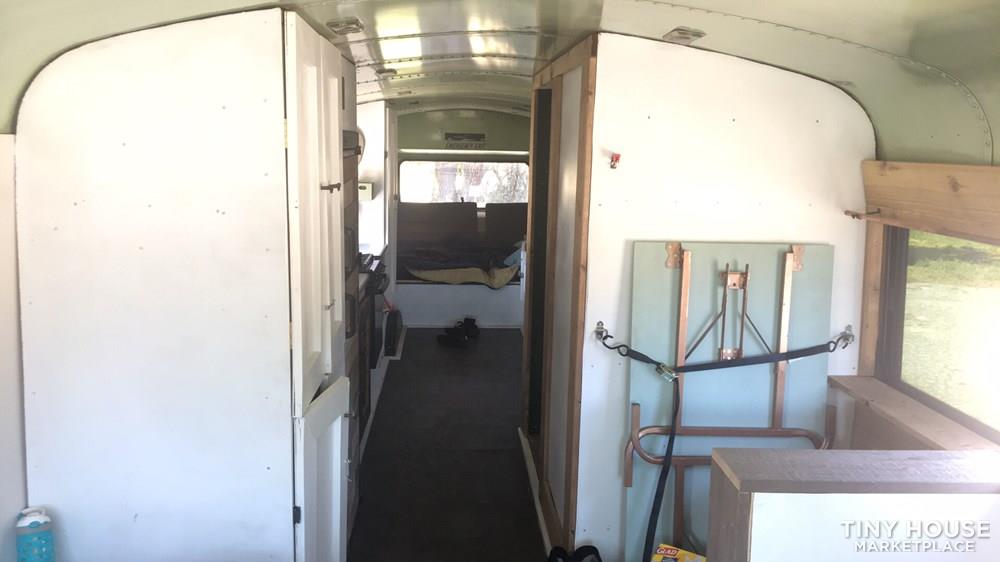 Clover the Converted School Bus/Skoolie FOR SALE  - Image 4 Thumbnail