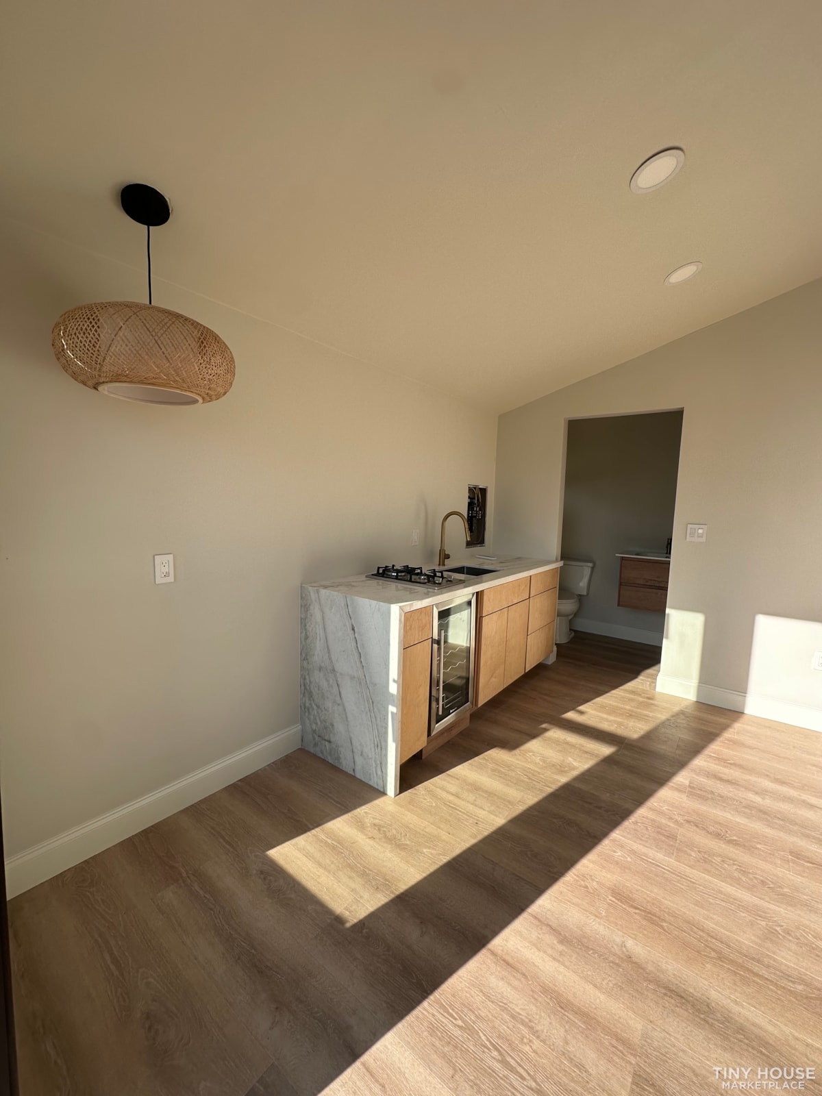 Compact Luxury Suite - Image 2 Thumbnail