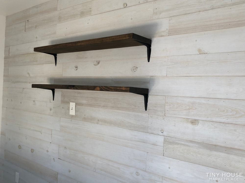 Pending: Container Home - Image 4 Thumbnail