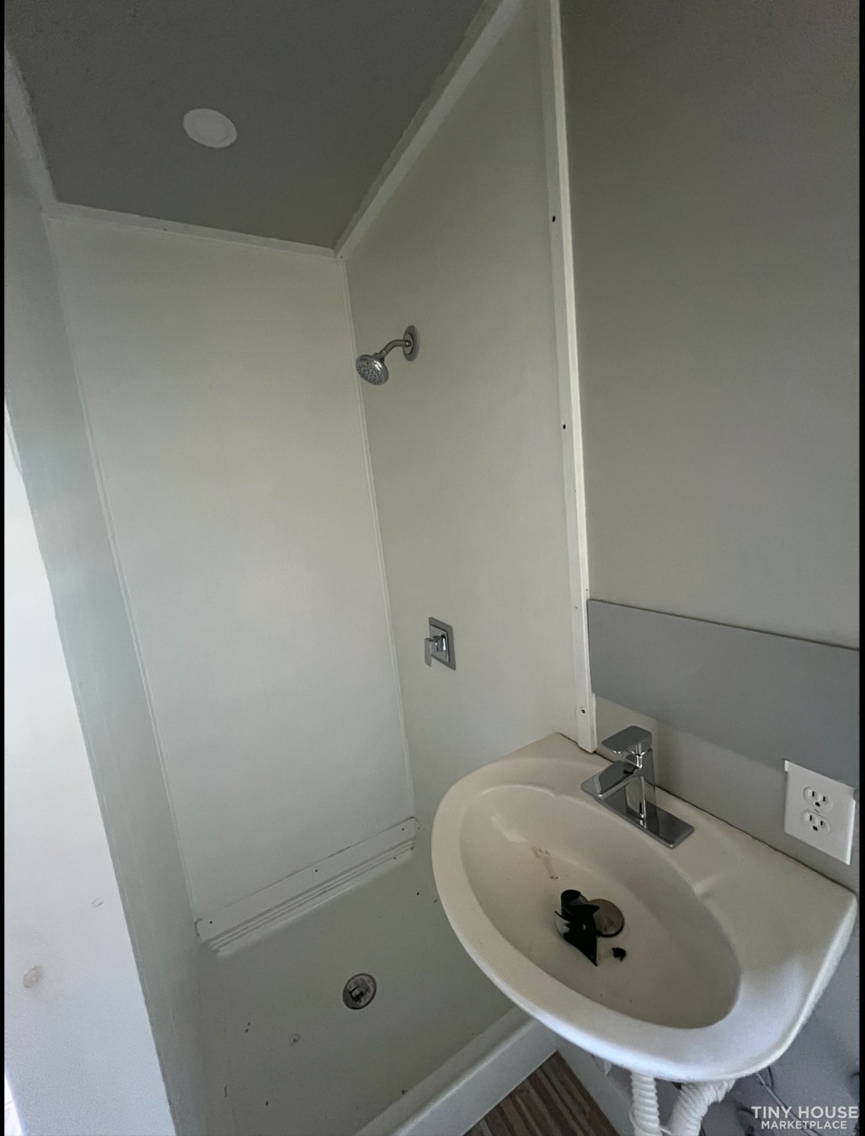 Container home - Image 3 Thumbnail