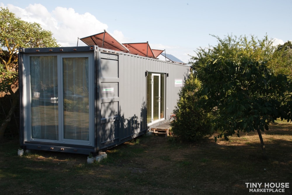Container-type, fully equipped living house for sale NOW!