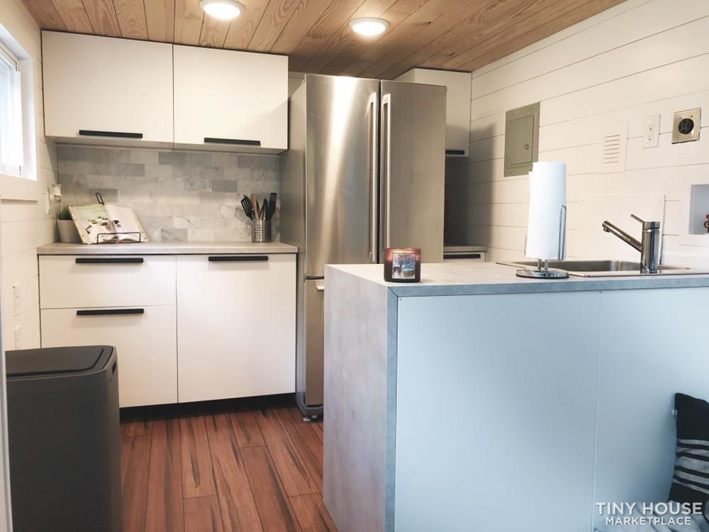 Contemporary Custom 24' Tiny House  - Image 3 Thumbnail