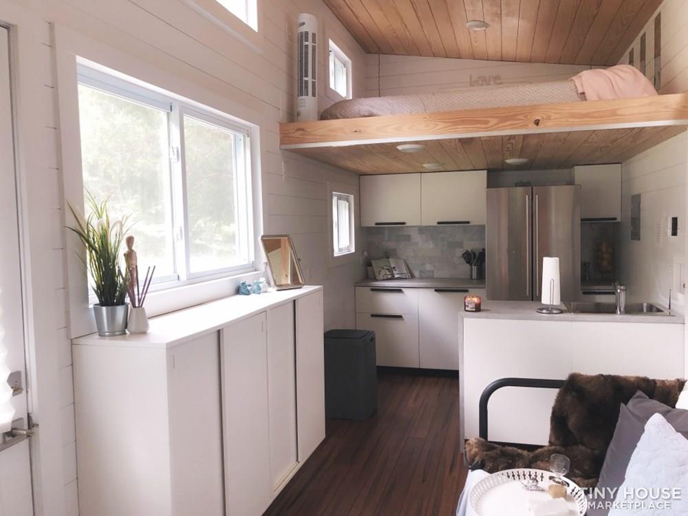 Contemporary Custom 24' Tiny House  - Image 4 Thumbnail