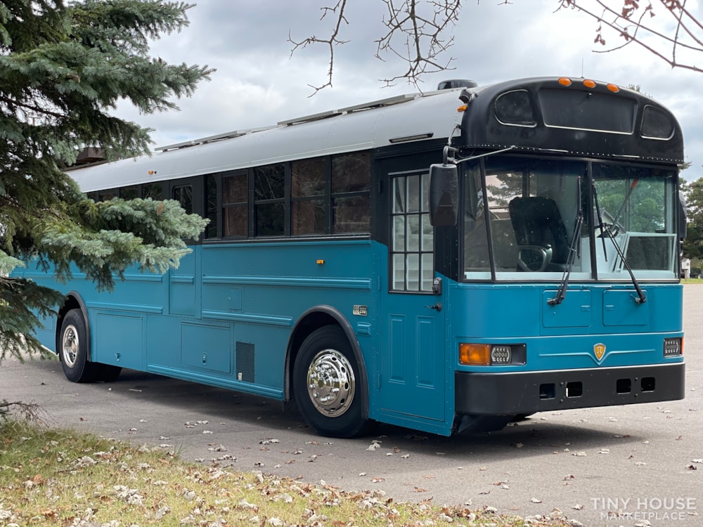 Converted International School Bus - Image 1 Thumbnail