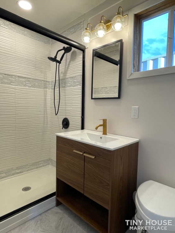Cottage Style Container Home - Image 4 Thumbnail