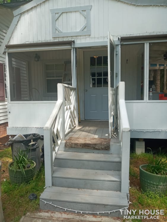 Cottage style tiny home with lg screened in  porch - Image 1 Thumbnail