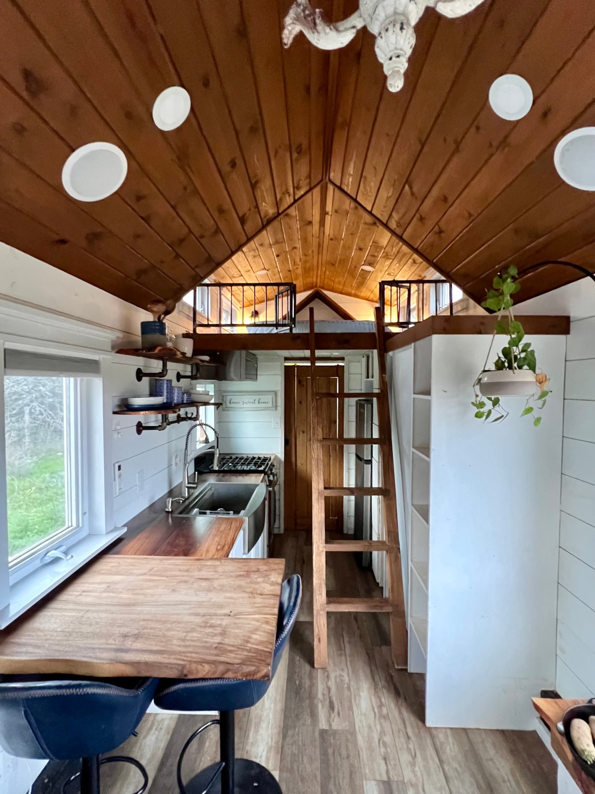 Country-Style Tiny Home on Wheels - Image 3 Thumbnail