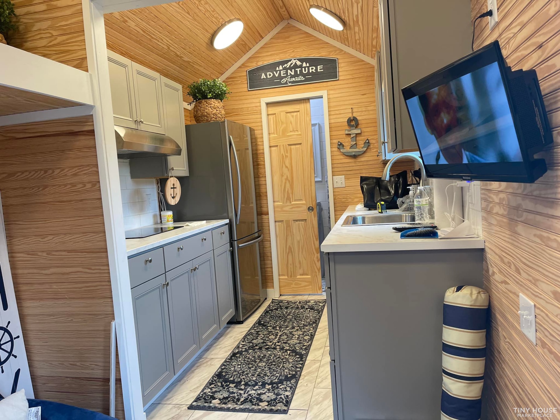 Modern and Cozy 8X24 THOW
