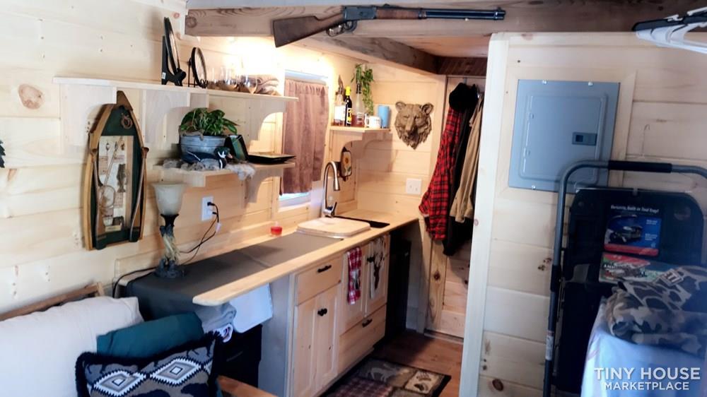Cozy cabin on wheels  - Image 3 Thumbnail