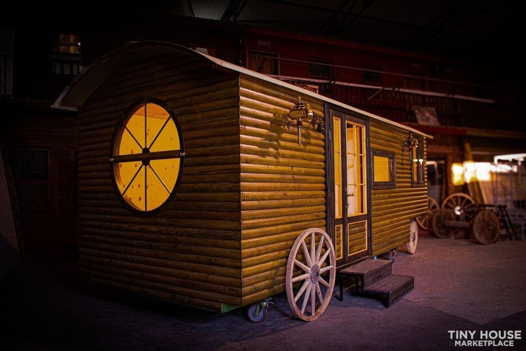 COZY CARRIAGE TINY HOUSE - Image 3 Thumbnail