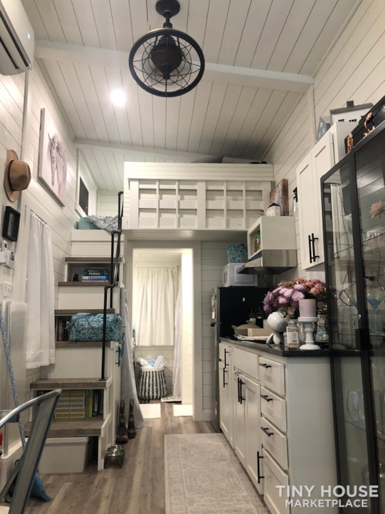 Cozy chic tiny house on wheels - Image 3 Thumbnail