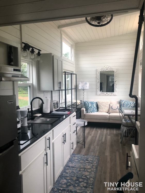 Cozy chic tiny house on wheels - Image 4 Thumbnail