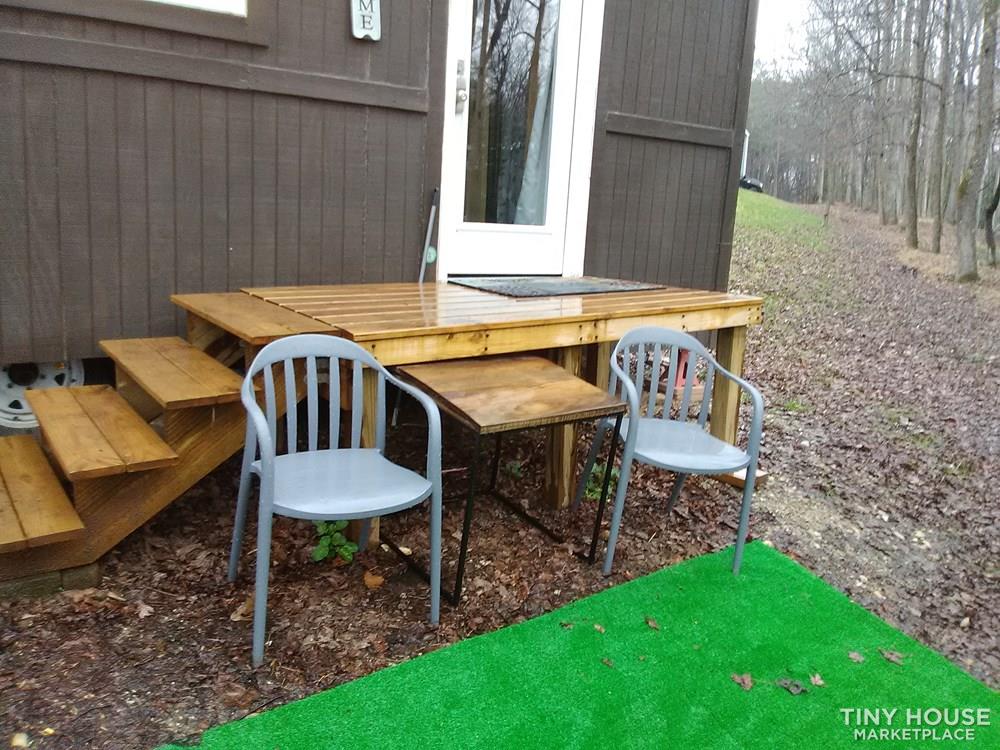 Cozy fixer upper 160 sq ft tiny house