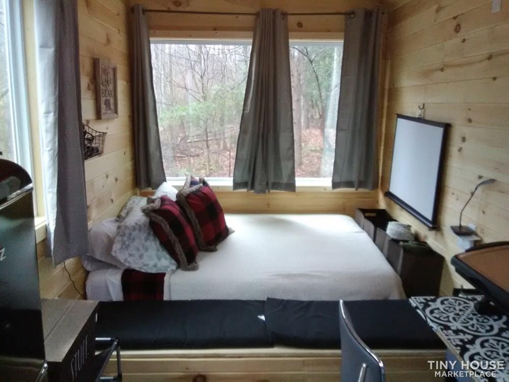 Cozy fixer upper 160 sq ft tiny house - Image 2 Thumbnail