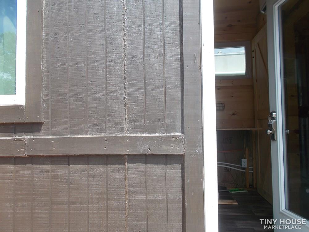 Cozy fixer upper 160 sq ft tiny house - Image 3 Thumbnail