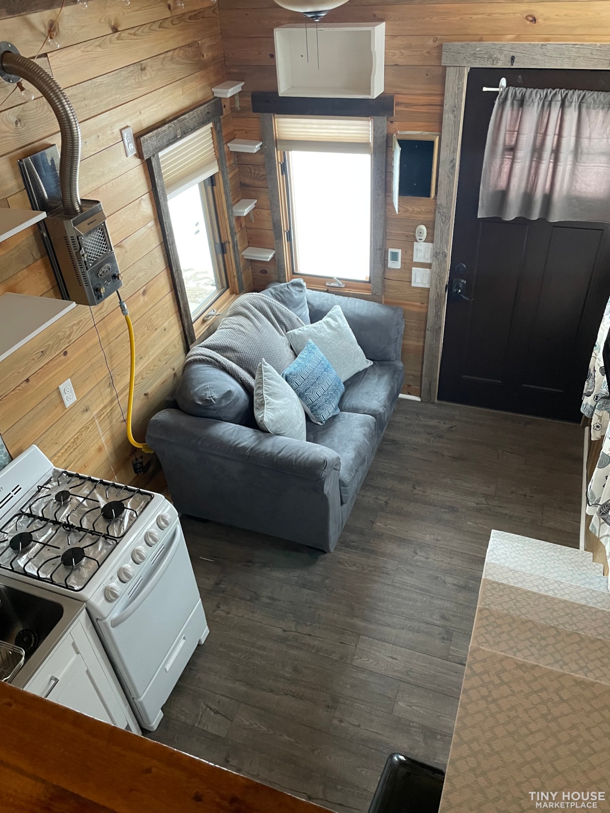 Cozy Montana Tiny House  - Image 3 Thumbnail