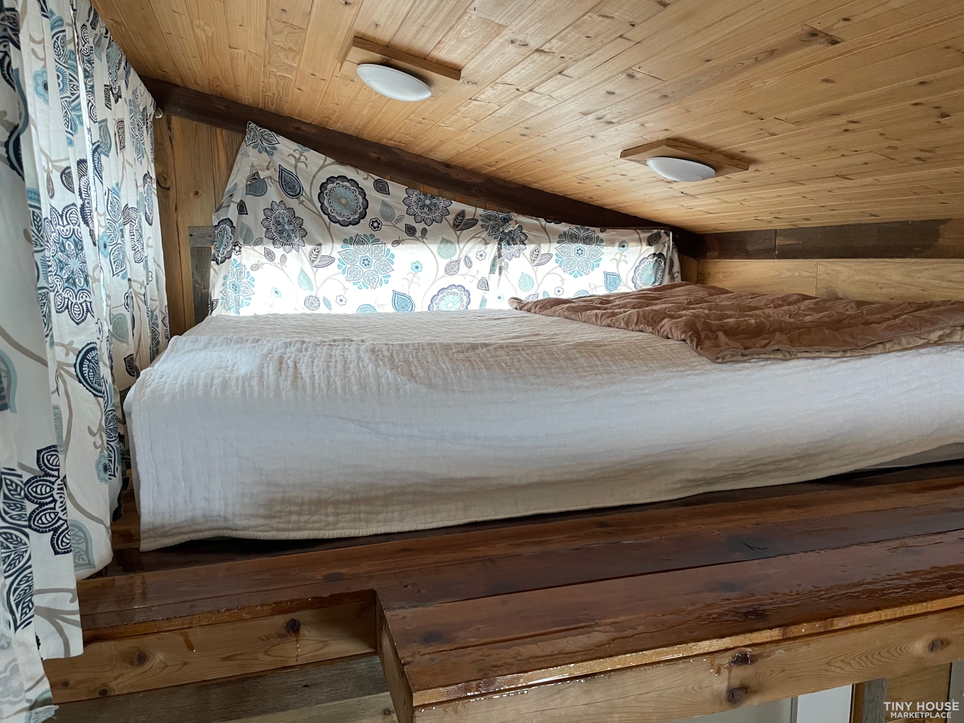 Cozy Montana Tiny House  - Image 4 Thumbnail
