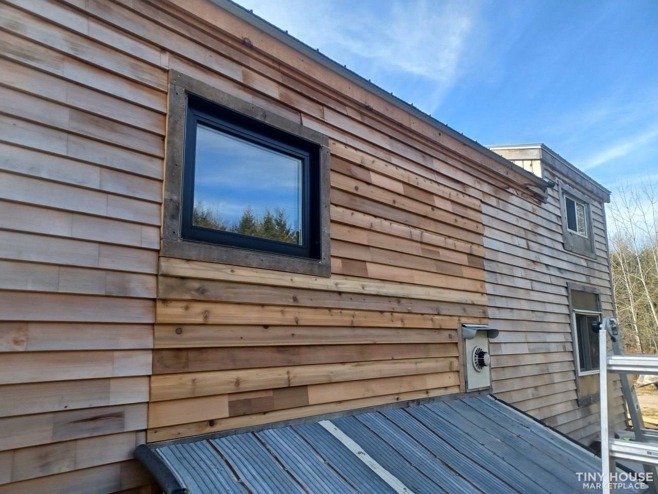 Cozy tiny home on wheels - Image 2 Thumbnail