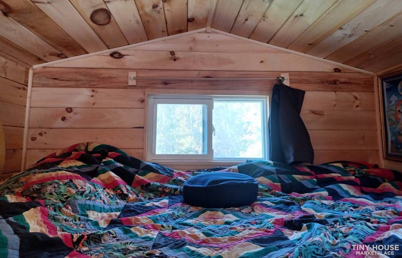 Cozy tiny home on wheels - Image 4 Thumbnail