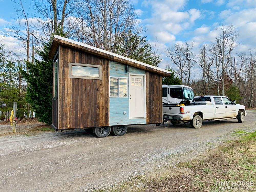 Cozy Tiny Home With Elevator Bed - Image 2 Thumbnail
