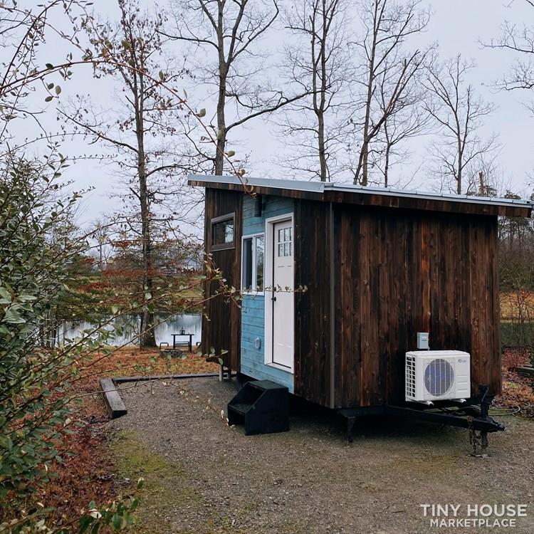 Cozy Tiny Home With Elevator Bed - Image 3 Thumbnail