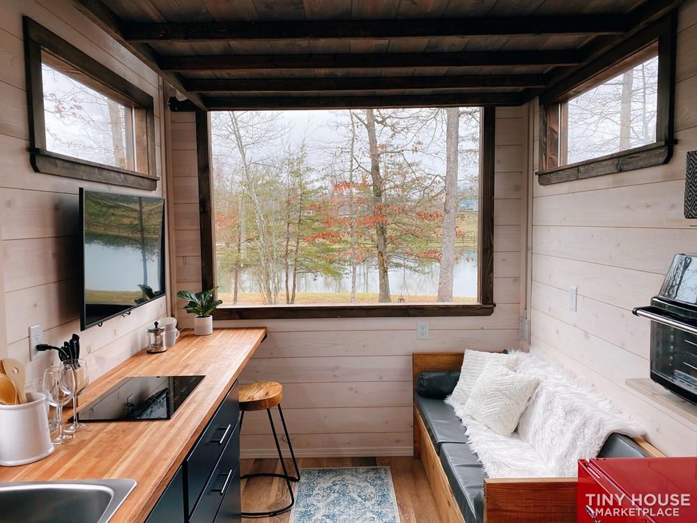 Cozy Tiny Home With Elevator Bed - Image 4 Thumbnail