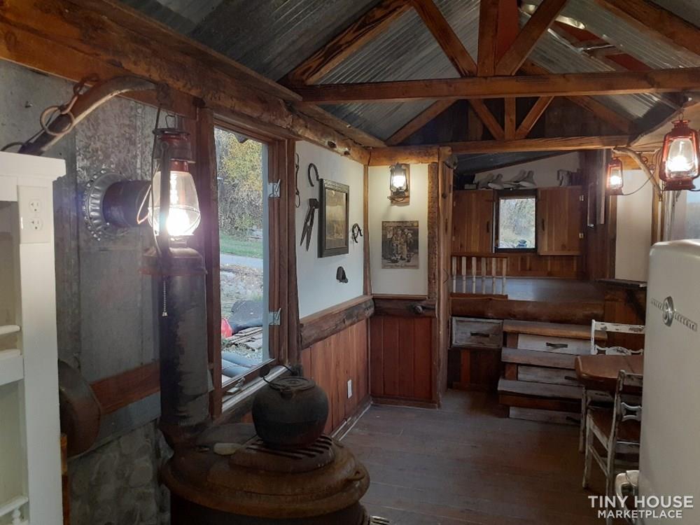 Cozy Western Tiny House
