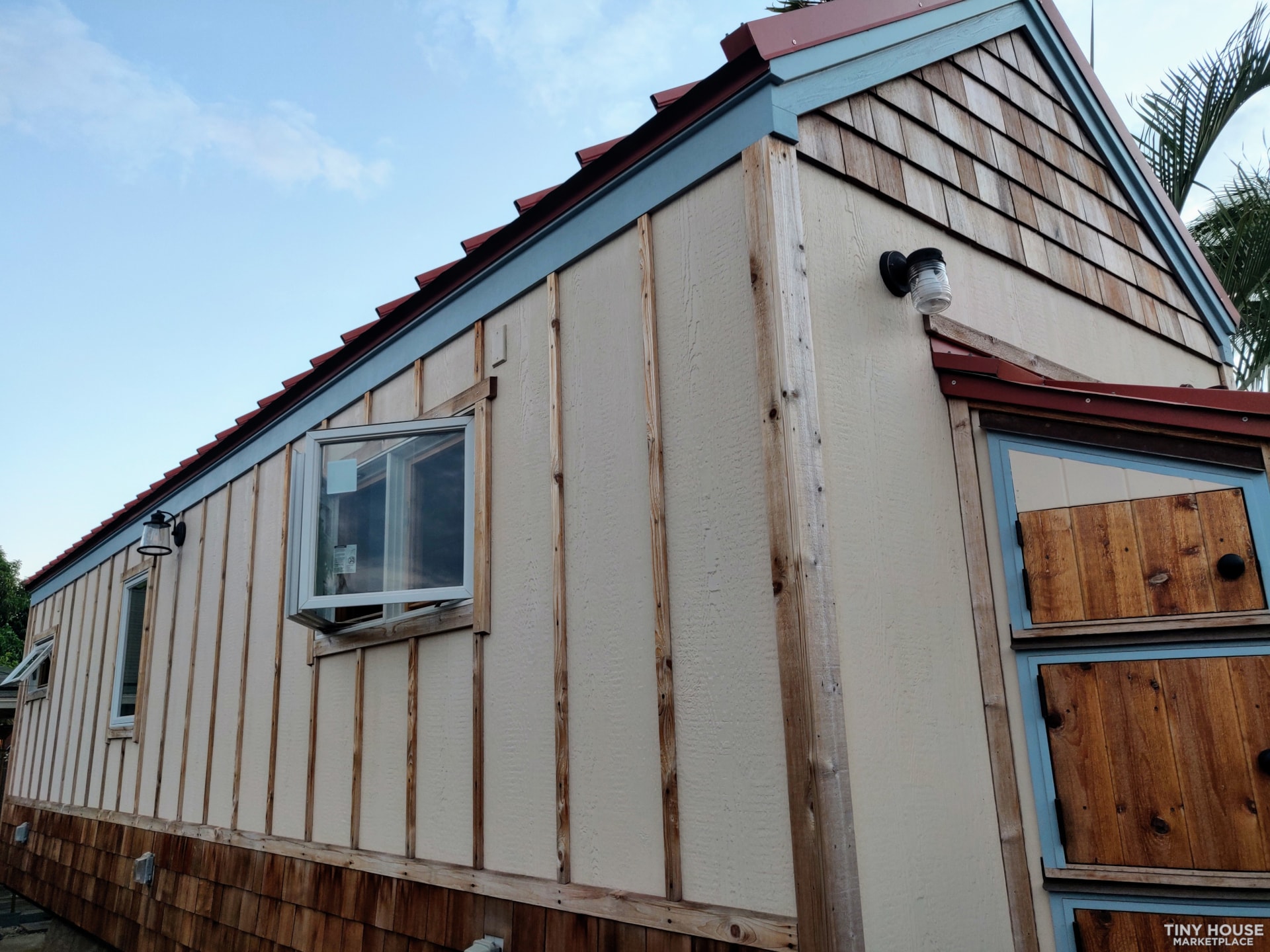 CRAFTSMAN QUALITY CUSTOM BUILD- 30' TINY HOUSE CABIN on EAGLE TRAILER - Image 2 Thumbnail