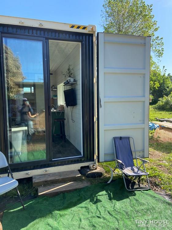 Custom 180 SQ FT Shipping Container Tiny Home - Image 4 Thumbnail