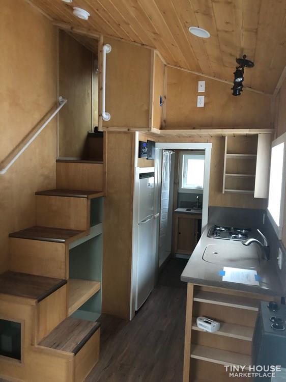 Custom 200 share foot Tiny House  - Image 3 Thumbnail