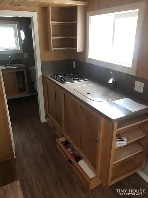 Custom 200 share foot Tiny House  - Image 4 Thumbnail