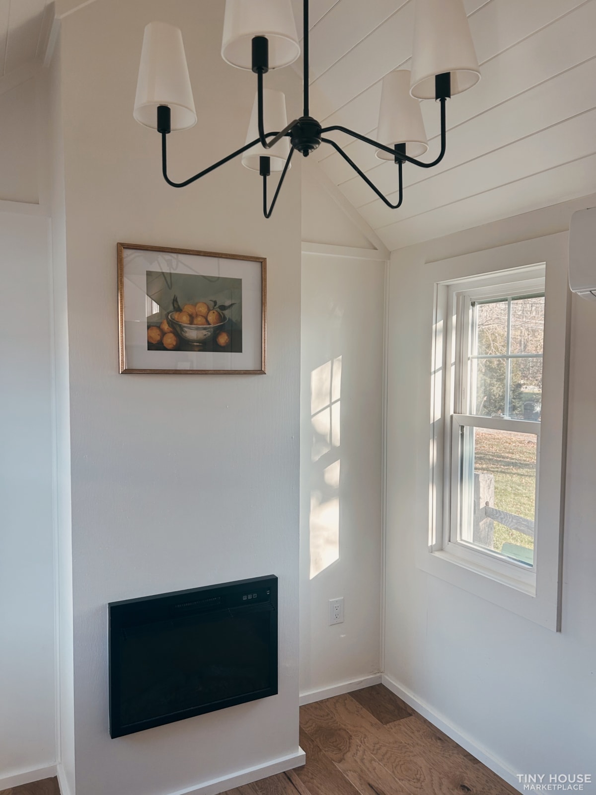 Custom 24' Mobile Tiny Home - Image 4 Thumbnail