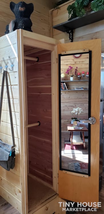 Custom 26 foot tiny house on wheels - Image 2 Thumbnail