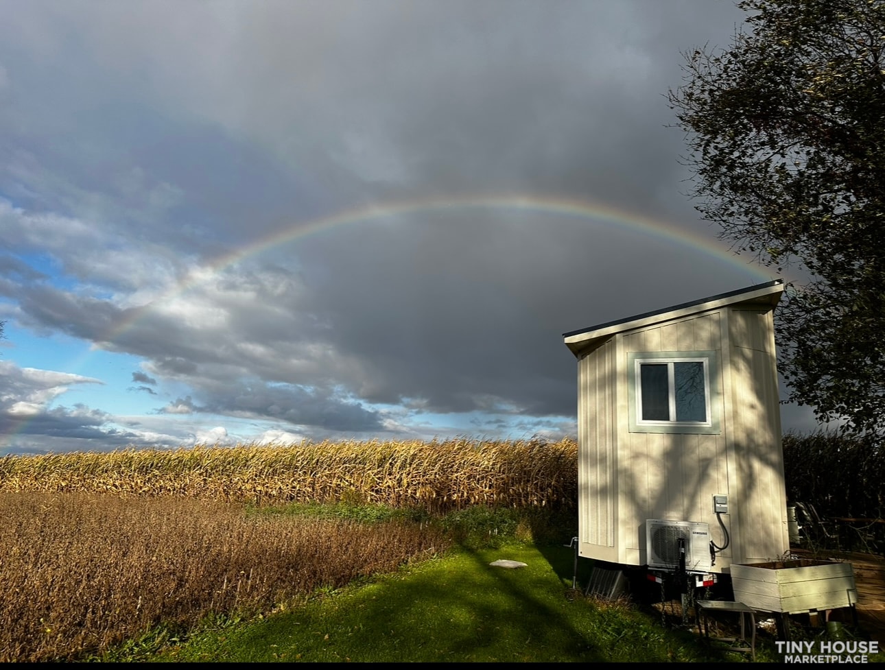 Custom 28ft tiny home perfect for full time living or rental - Image 1 Thumbnail