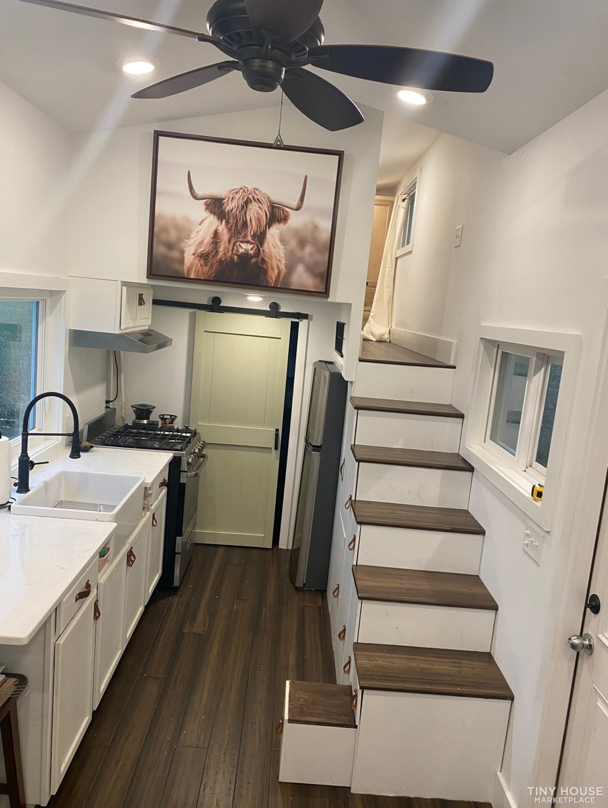 Custom 28ft tiny home perfect for full time living or rental - Image 4 Thumbnail