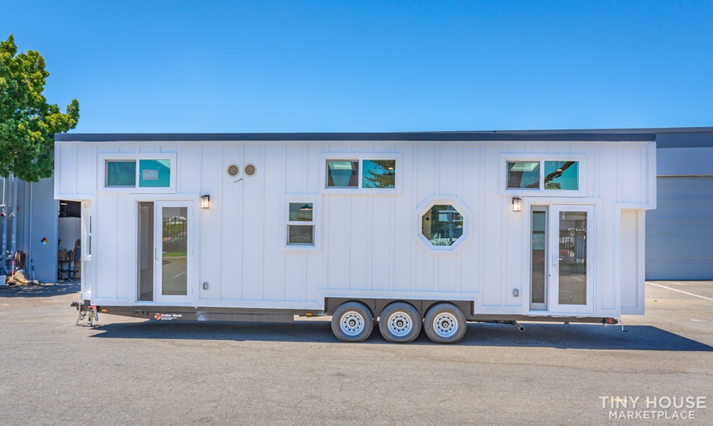 Custom 3 Bedroom 8.5' x 32' Tiny Home On Wheels - Image 3 Thumbnail