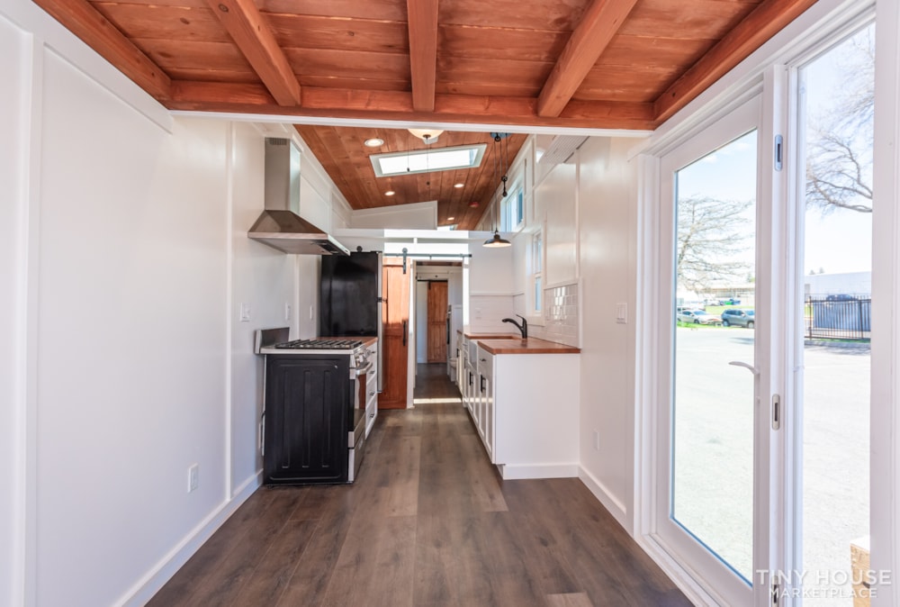 Custom 3 Bedroom 8.5' x 32' Tiny Home On Wheels - Image 4 Thumbnail