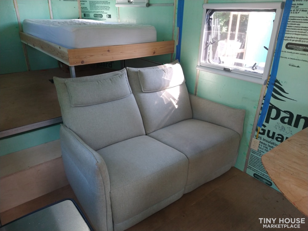 Custom 4 Seasons tiny house. - Image 1 Thumbnail