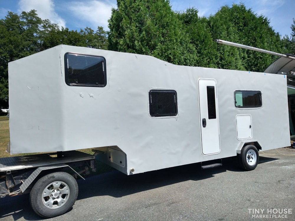 Custom 4 Seasons tiny house. - Image 2 Thumbnail