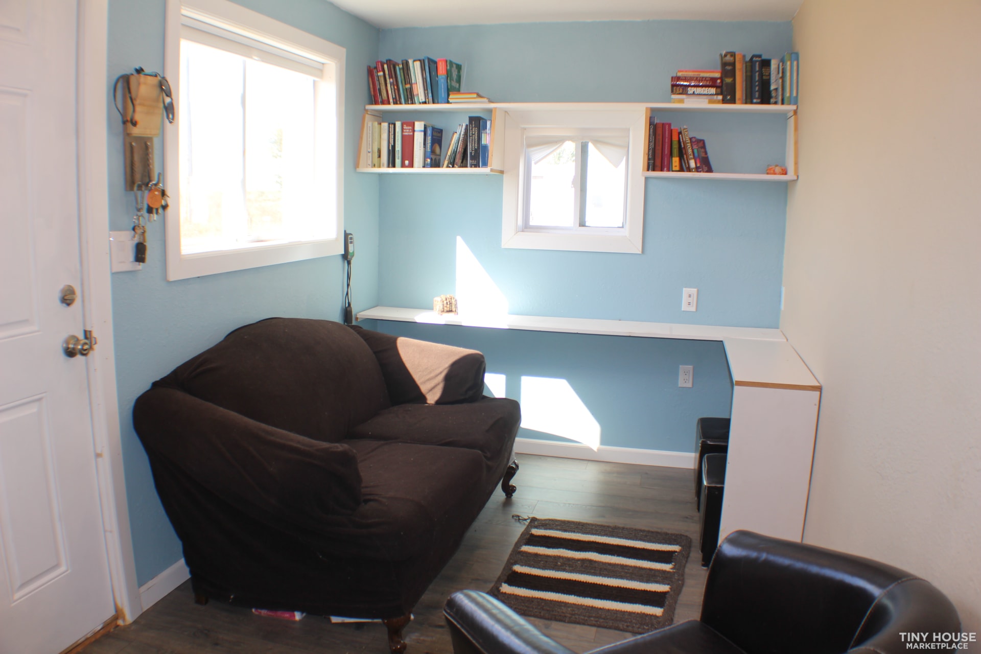 Custom 40ft Shipping Container Tiny Home - 300 Sq Ft, Off-Grid Ready - $50,000  - Image 4 Thumbnail